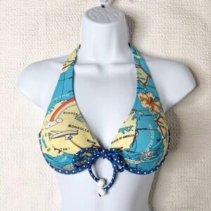 Beach Queen j-fashion map AOP bikini top